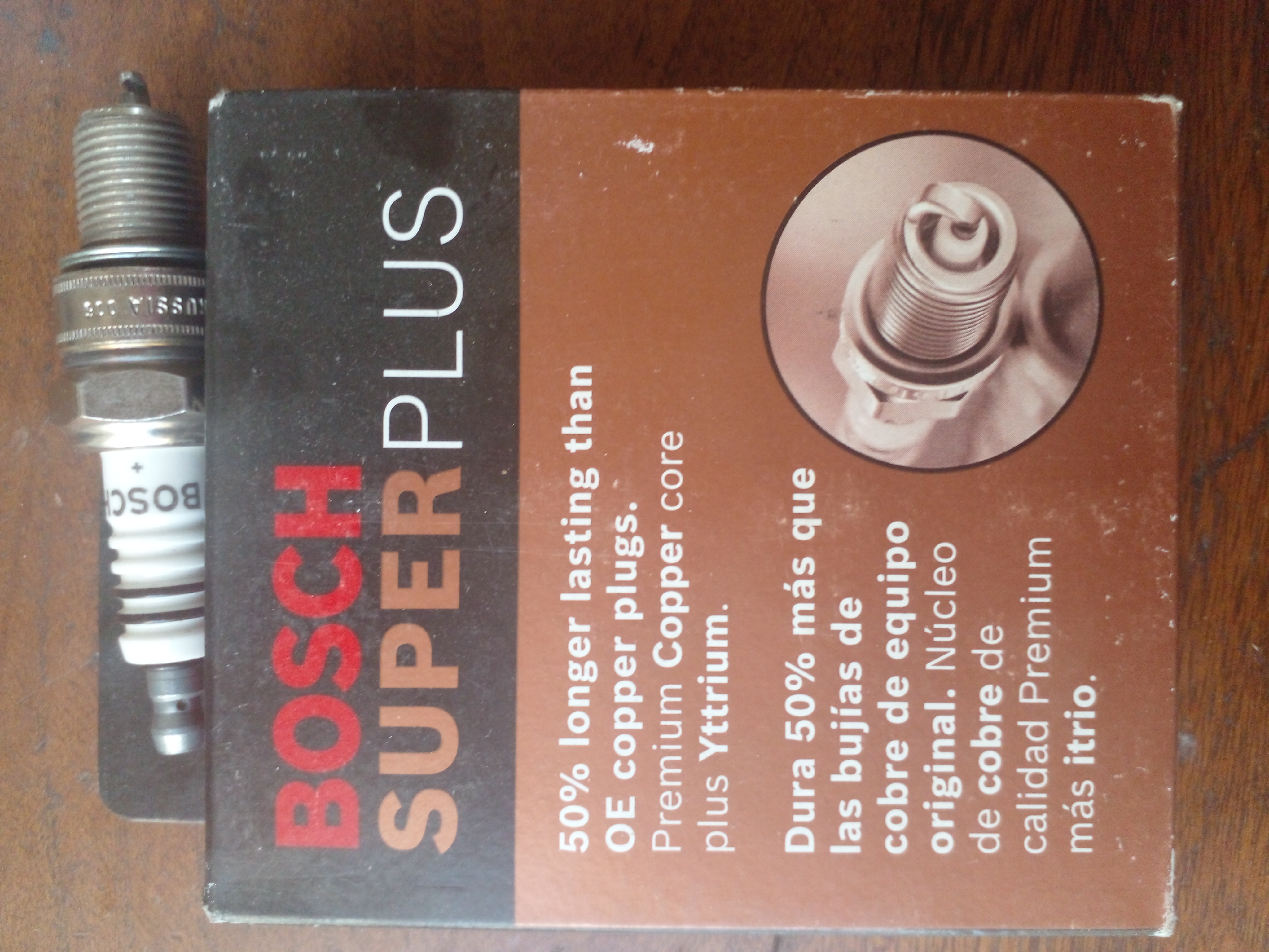 شمع خودرو اتریوم بوش خط مشکی معمولی روس 7909