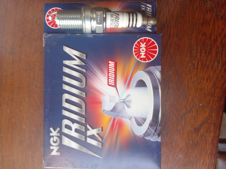 شمع خودرو انجیکا ایریدیوم سوزنی پایه کوتاه BkR5EIX-115464