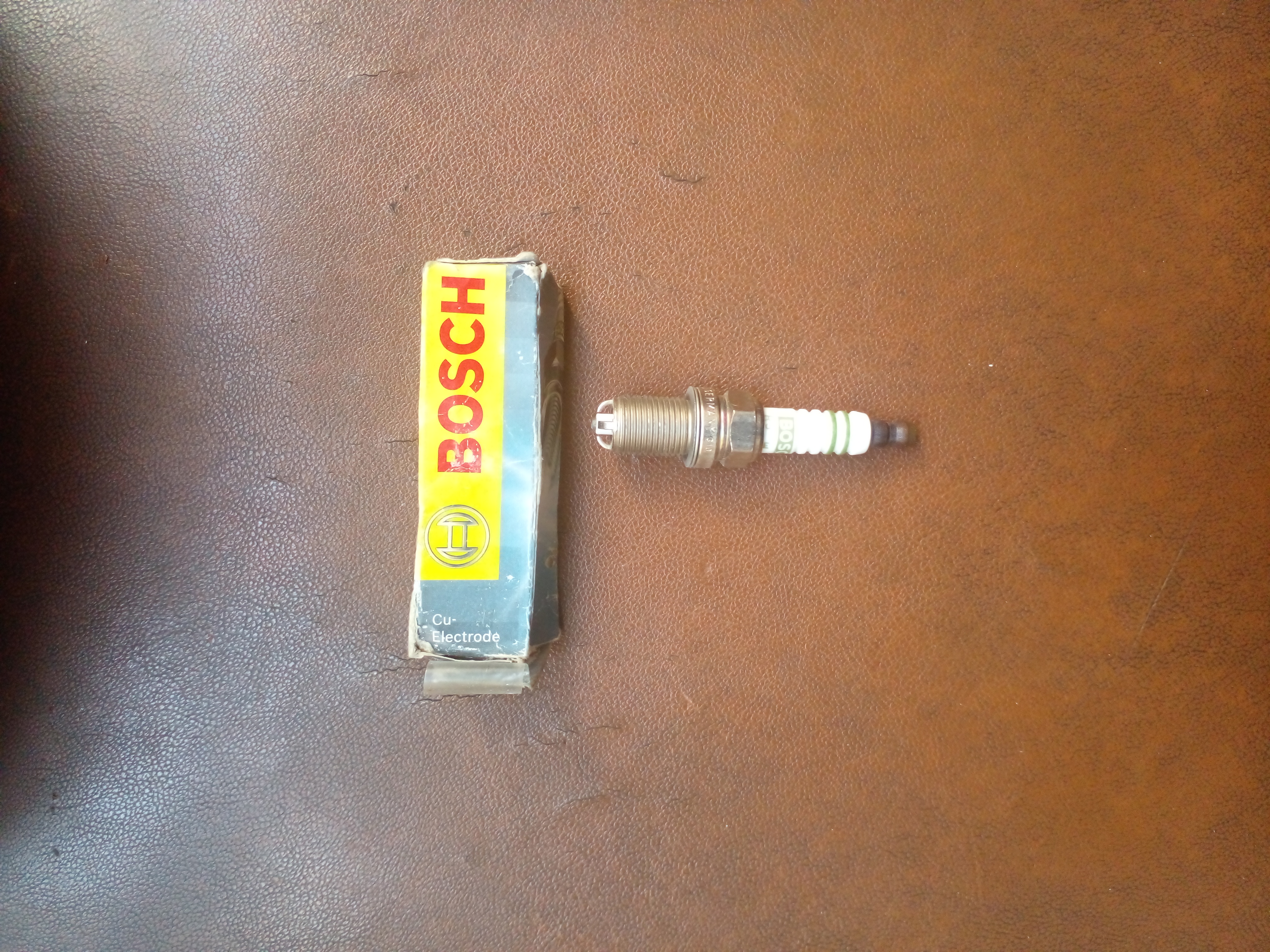 شمع BOSCH معمولی ۴ پلاتین آلمانی