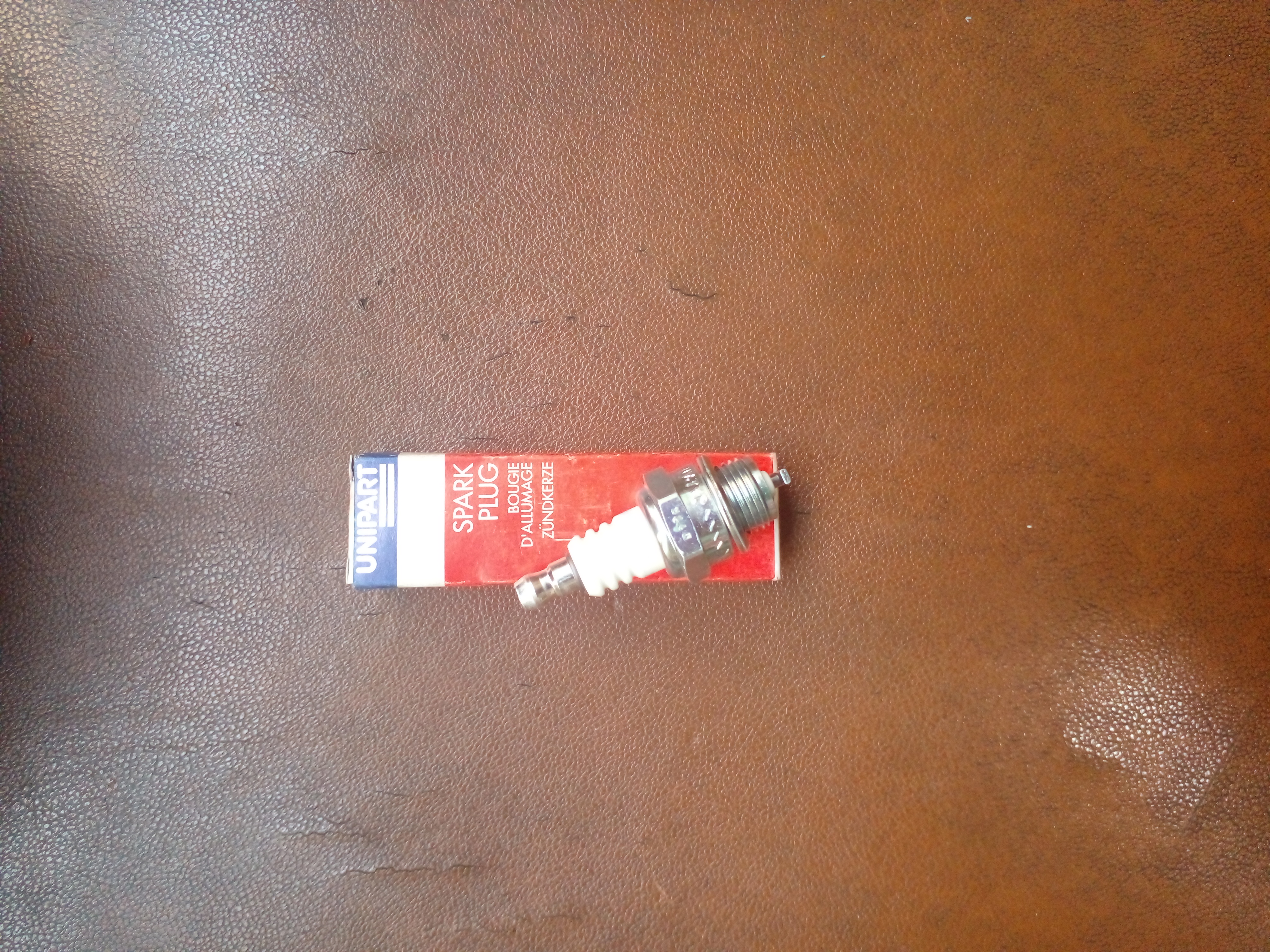 شمع اره برقی و علف زن NGK به سفارش شرکت انگلیسی یونی پارت