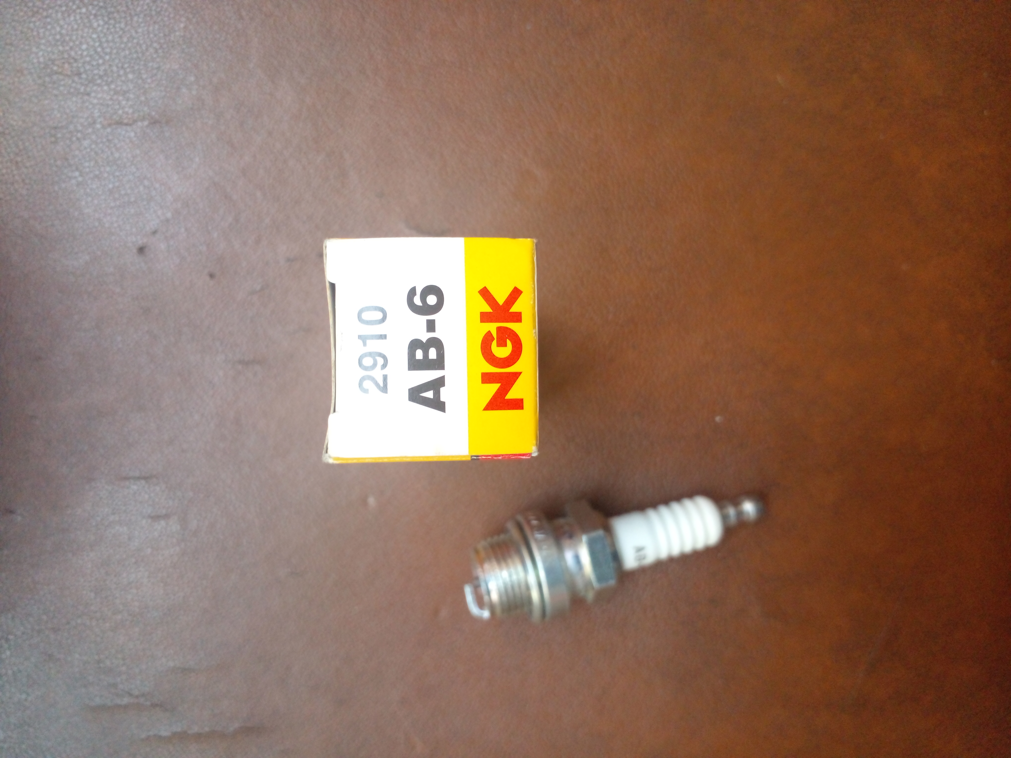 شمع پمپ موتور، موتور برق و علف زن NGK اصلی ژاپن