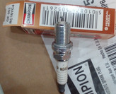 شمع اتومبیل شامپیون پایه کوتاه معمولی