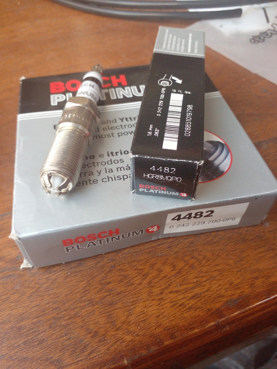 شمع بوش ۴ پلاتین لیز پلاتینیوم کونیک