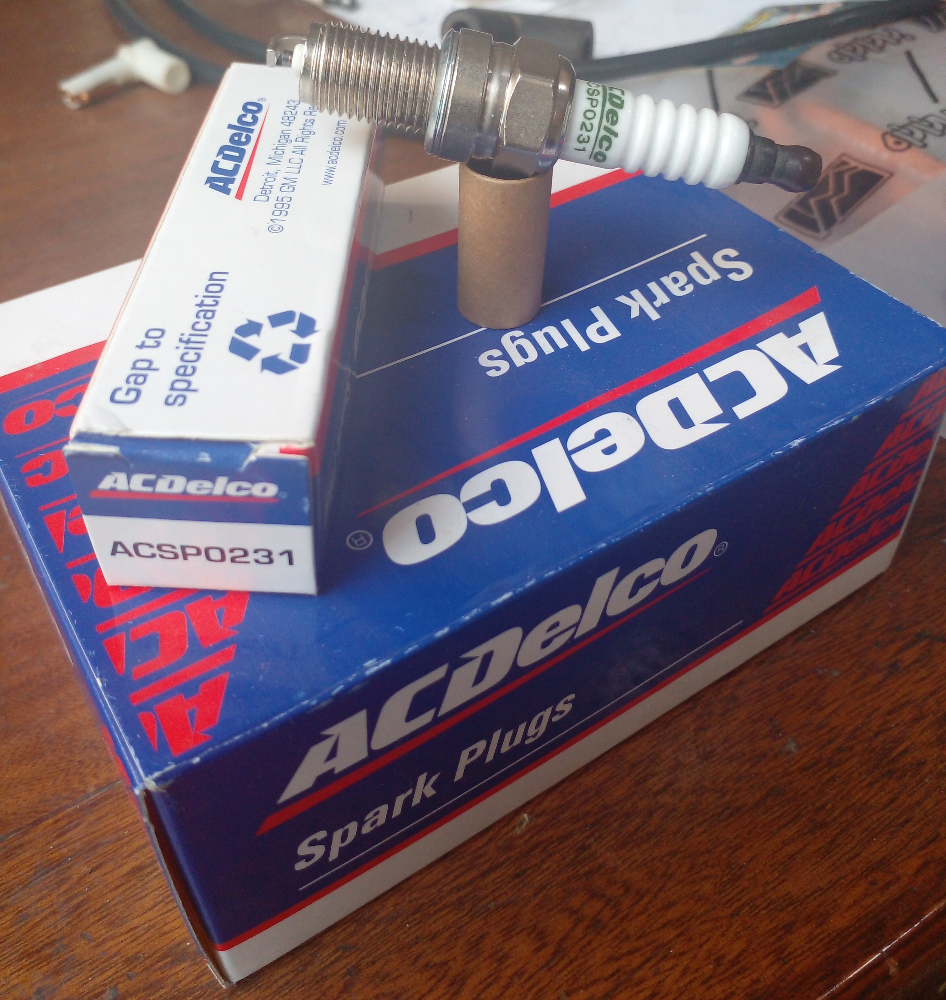 شمع اتومبیل ای سی دلکو معمولی آچار ۱۶ رزوه ۱۲