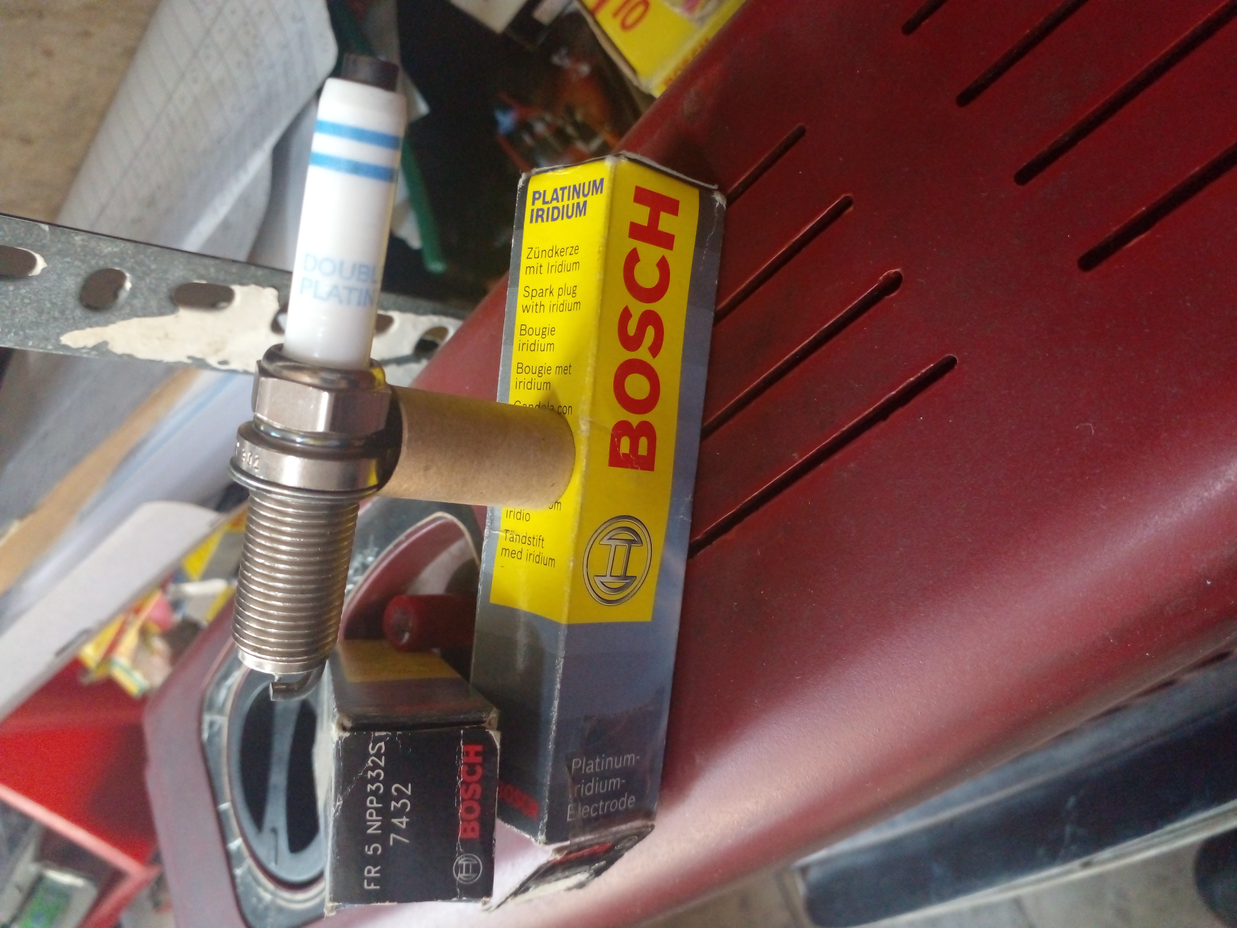 شمع اتومبیل BOSCH معمولی ۴ پلاتین آلمانی