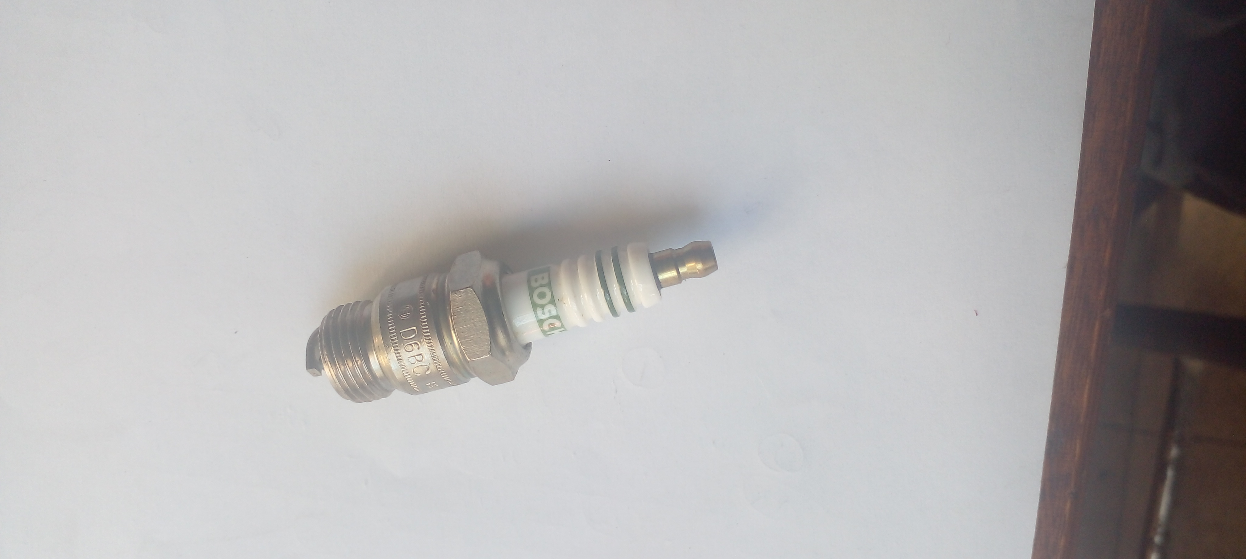 شمع خودرو بوش قدیمی فورد کد D6BC