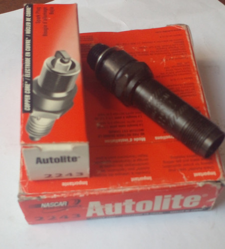 شمع اتومبیل Autolite قدیمی اصل آمریکا کد ۲۲۴۳