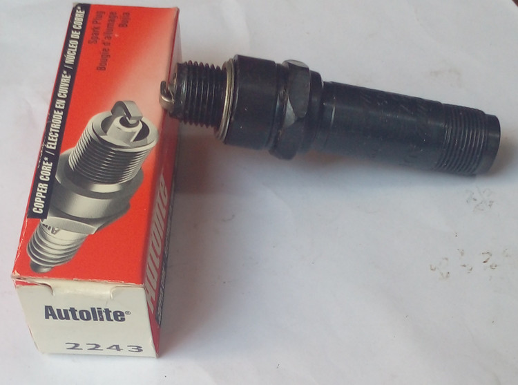 شمع خودرو اتولایت قدیمی اصل آمریکا کد ۲۲۴۳