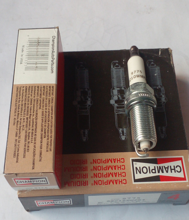 شمع پایه بلند سوزنی ایریدیوم CHAMPION اصل آمریکا