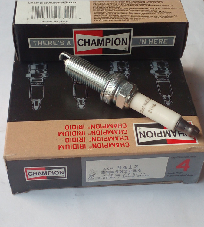 شمع آچار۱۴ اصلی آمریکایی CHAMPION ایریدیوم سوزنی