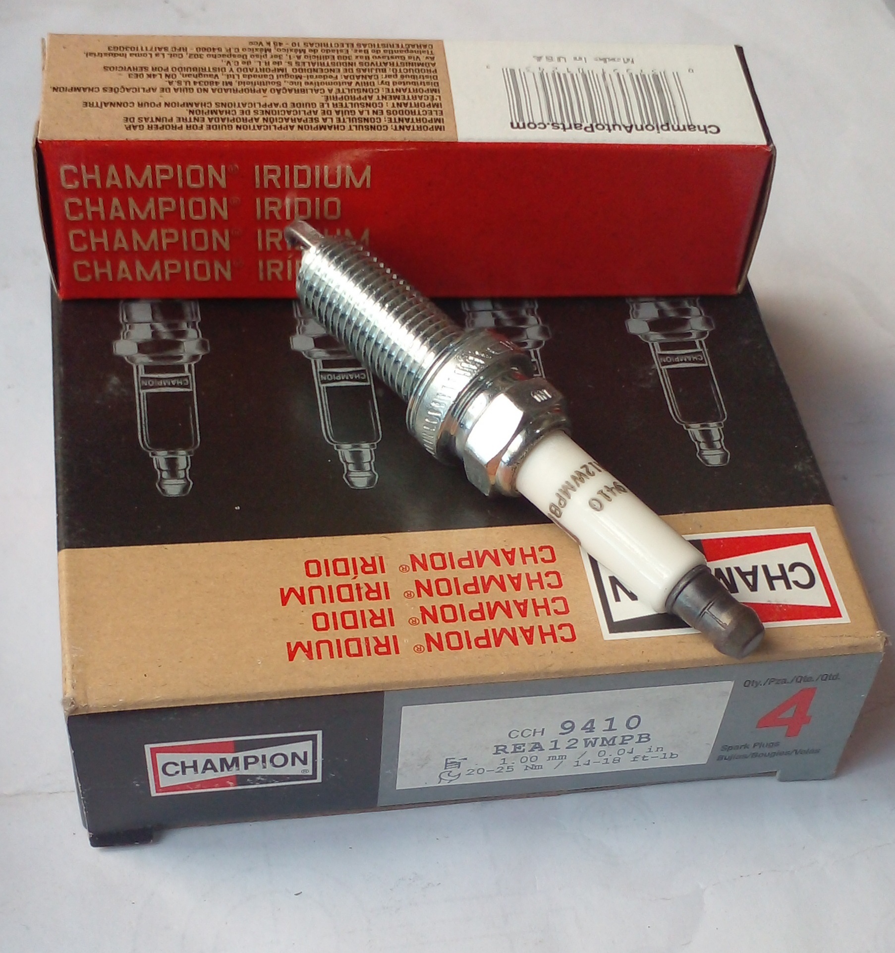 شمع یور۴ ایریدیوم اصلی آمریکایی برند CHAMPION سوزنی