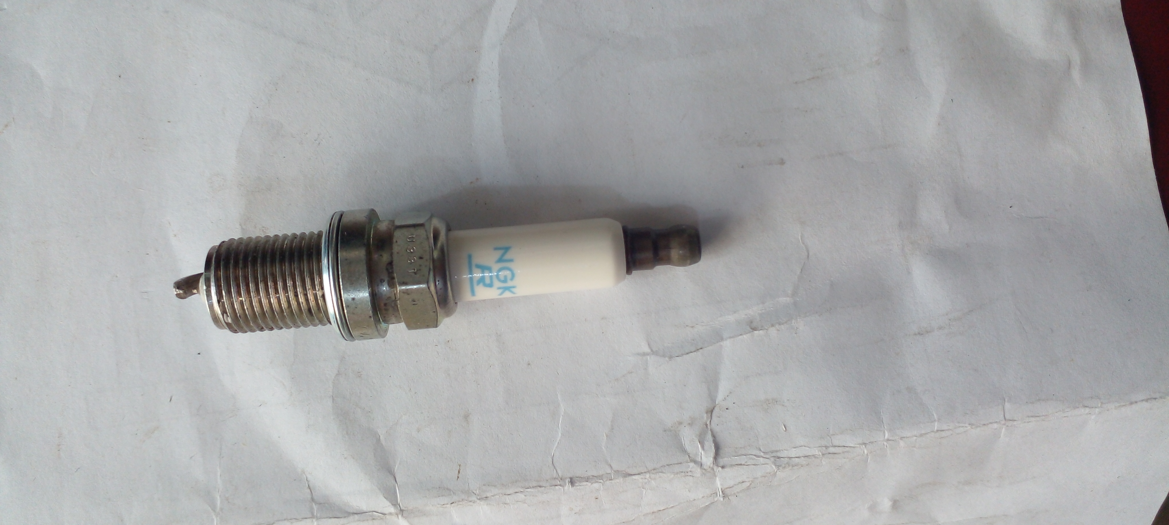 شمع لیزر پلاتینیوم NGK با کیفیتی عالی سوزنی