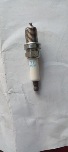 شمع لیزر پلاتینیوم NGK با کیفیتی عالی سوزنی