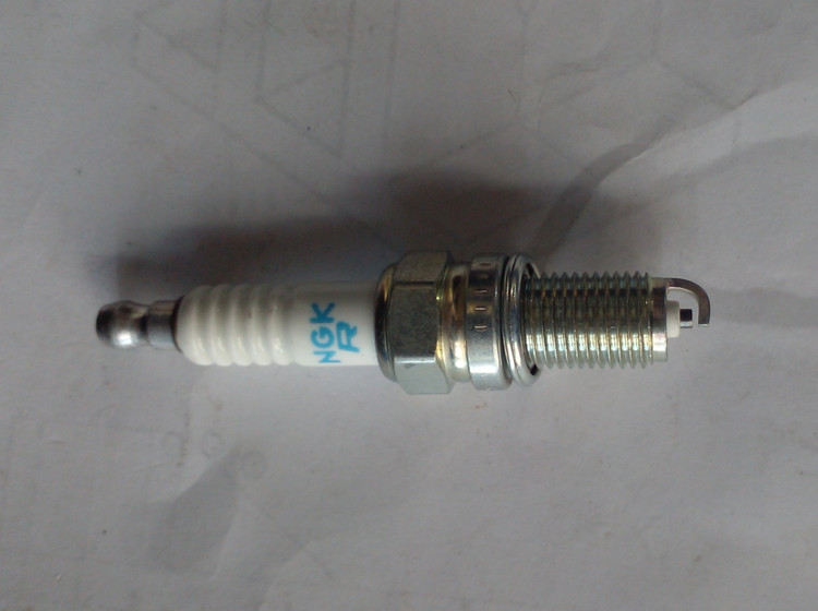شمع اتوبوس NGK اصل ژاپن قدیمی