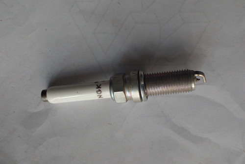 شمع سوزنی ایریدیوم NGk مدل MOPAR برای پاسات جدید