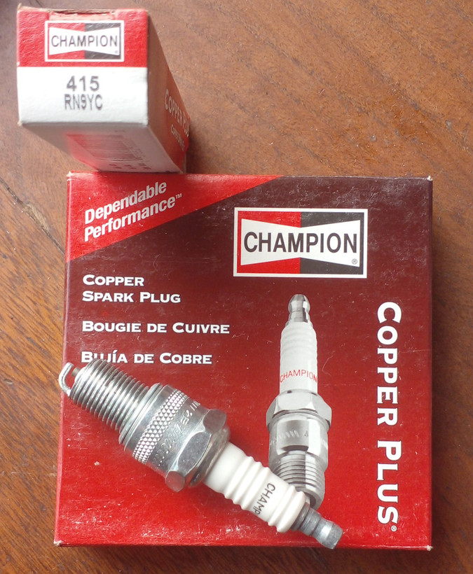 شمع اصلی شامپیون آچار ۲۱ اصل آمریکا