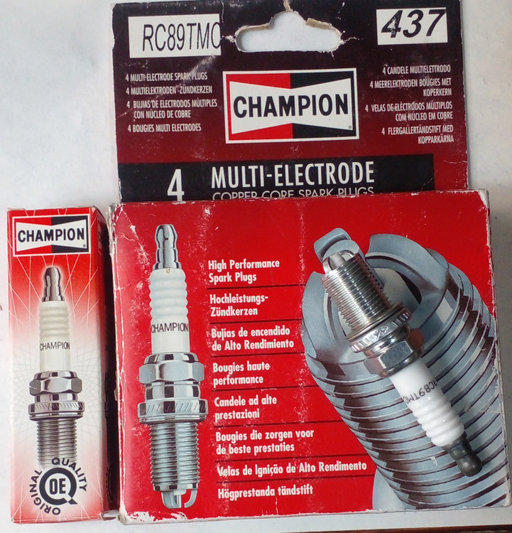 شمع شامپیون اورجینال آمریکا آچار ۱۶ ویژه ولو ۳ پلاتین پایه کوتاه