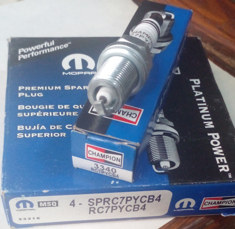 شمع CHAMPION پایه کوتاه آچار۱۶ پلاتینیوم اورجینال آمریکا