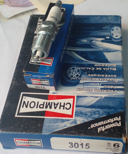 شمع اتومبیل CHAMPION پلاتینیوم سوزنی پایه کوتاه کونیک اورجینال آمریکا